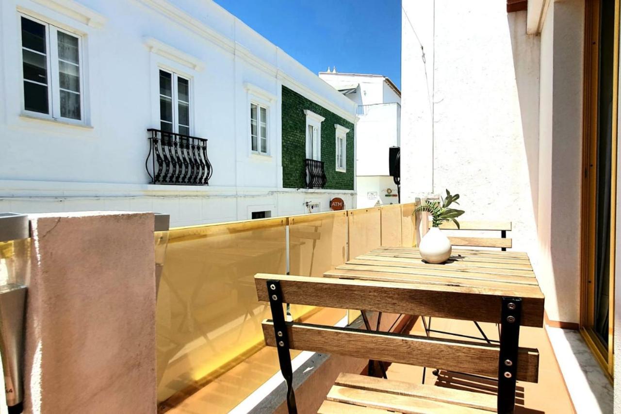 Lovelystay - Yellow Submarine House Lagos Ngoại thất bức ảnh