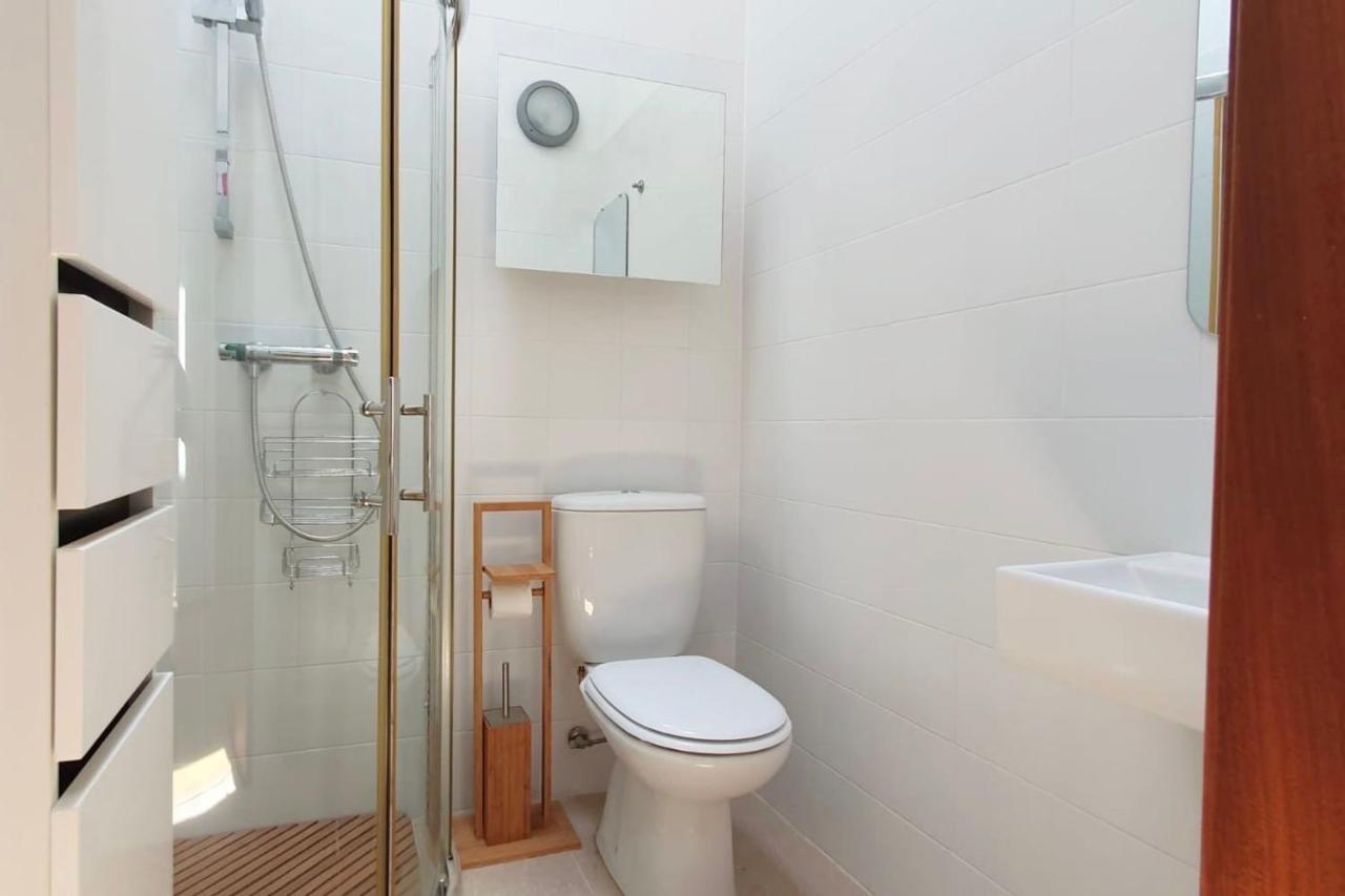 Lovelystay - Yellow Submarine House Lagos Ngoại thất bức ảnh