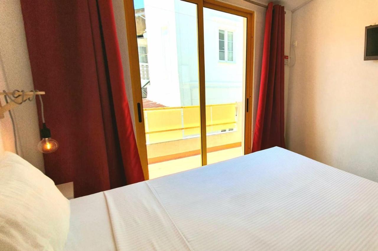 Lovelystay - Yellow Submarine House Lagos Ngoại thất bức ảnh