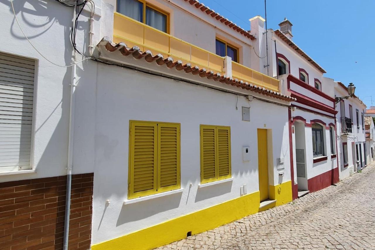 Lovelystay - Yellow Submarine House Lagos Ngoại thất bức ảnh