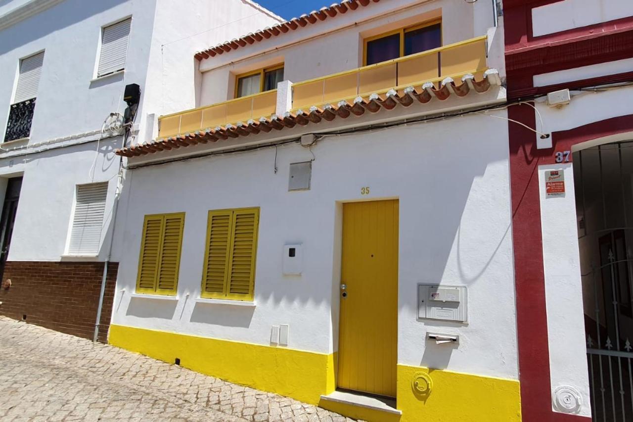 Lovelystay - Yellow Submarine House Lagos Ngoại thất bức ảnh